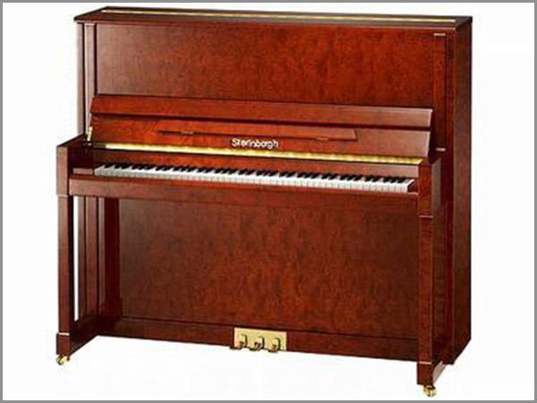 致尊A6系列钢琴采用欧洲标准制作的弦轴板，使音准稳定，能表现不同的强、弱音、层次清楚